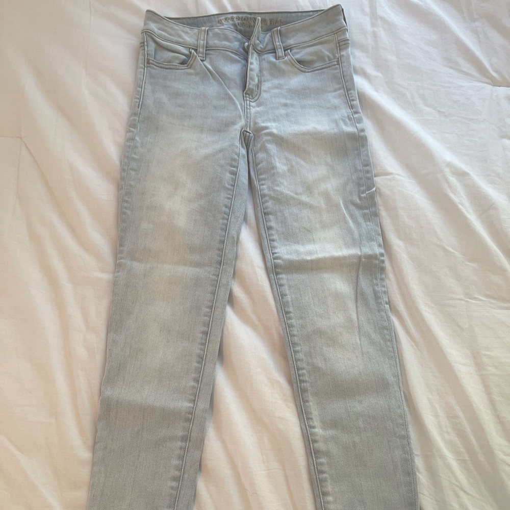 American eagle light wash jeans